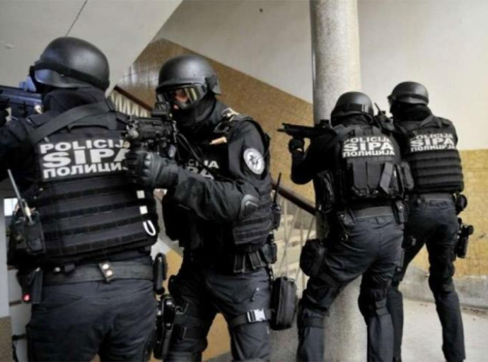 Velika policijska akcija: SIPA uhapsila 10 osoba, blokirano 20 stanova
