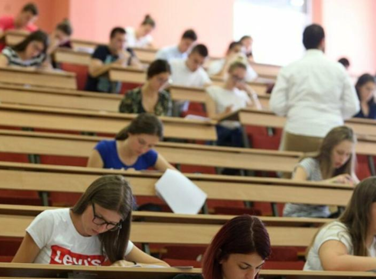 Za samo 15 godina drastično manje studenata