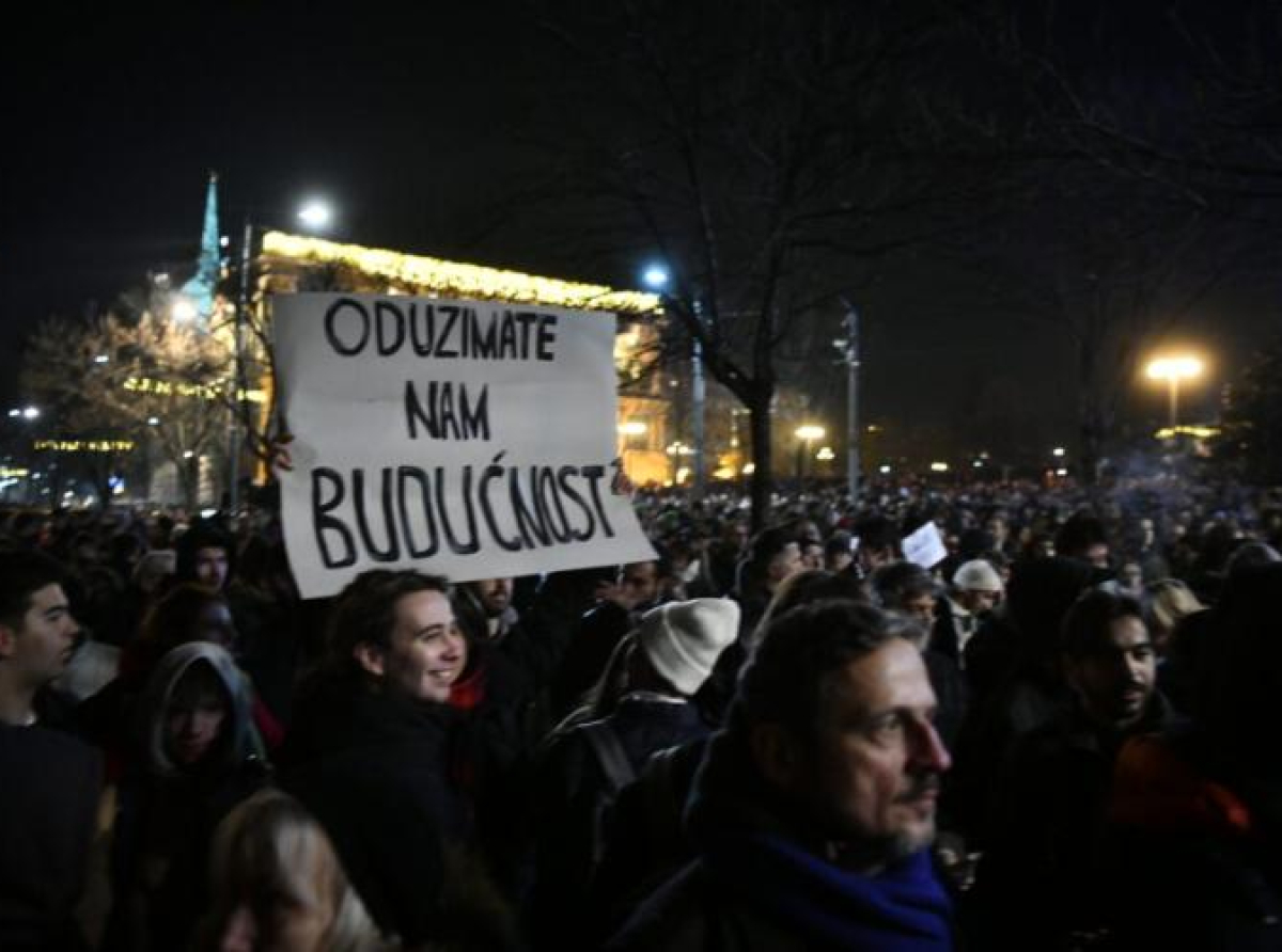 Protesti u Beogradu trajali do iza ponoći, studenti pozvali na masovnije okupljanje danas
