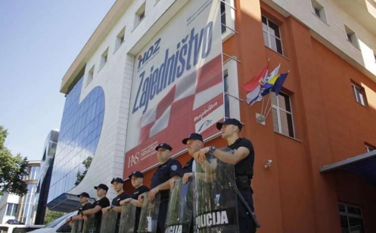 Policija MUP HNK Protesti Aluminij HDZ Mostar Foto Bljesak