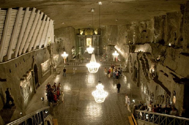 Podzemna Katedrala od Soli1