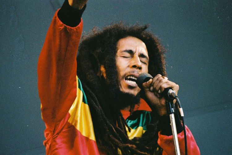 Bob Marley 5899213a3df78caebc04f6b9