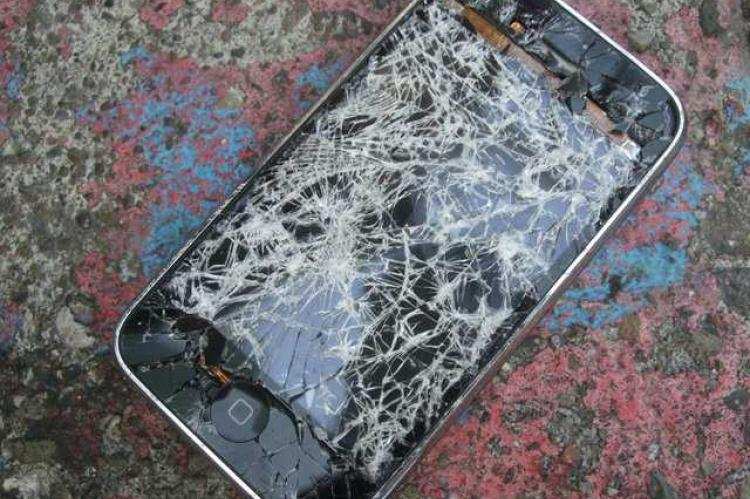 scientists have invented a smartphone screen material designed to repair its own scratches