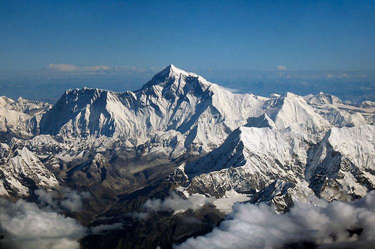 800px Mount Everest as seen from Drukair2 PLW edit