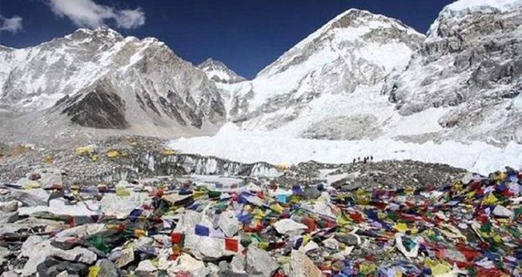 Mount Everest smece 620x330
