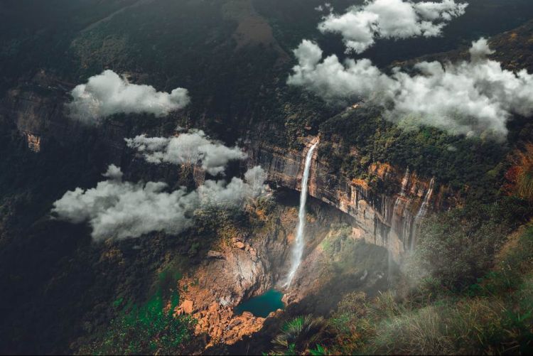 Najviši vodopad u Indiji Nohkalikai Foto Shutterstock
