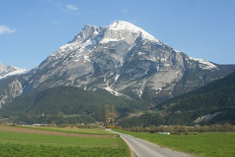 1200px Hohe Munde vom Inntal bei Oberhofen