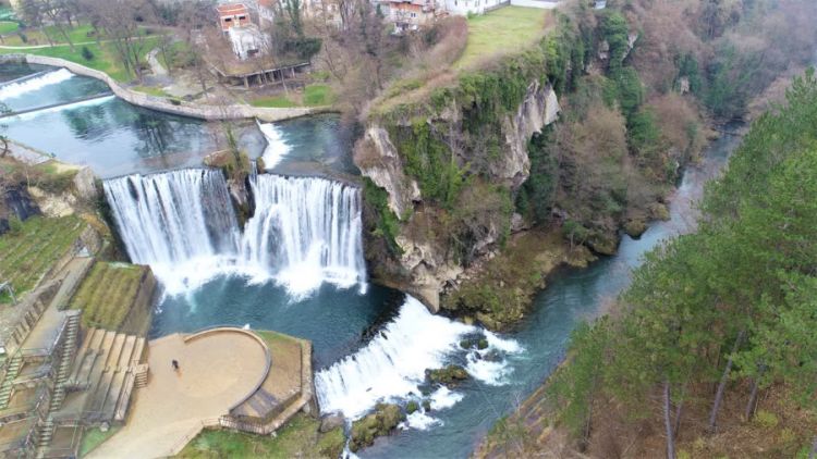 Jajce foto Robert Oroz