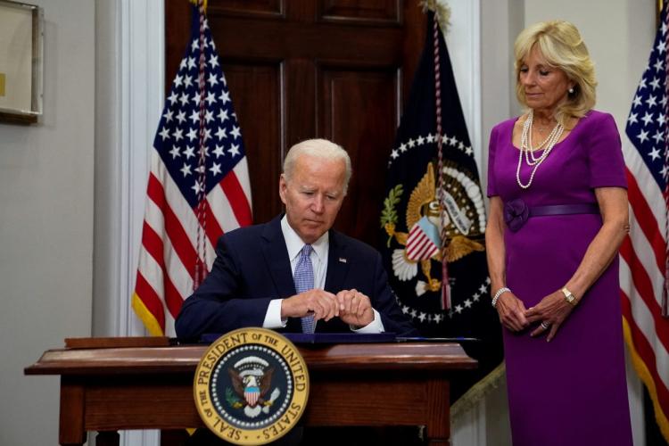 Joe Biden kontrola oružja.zakon