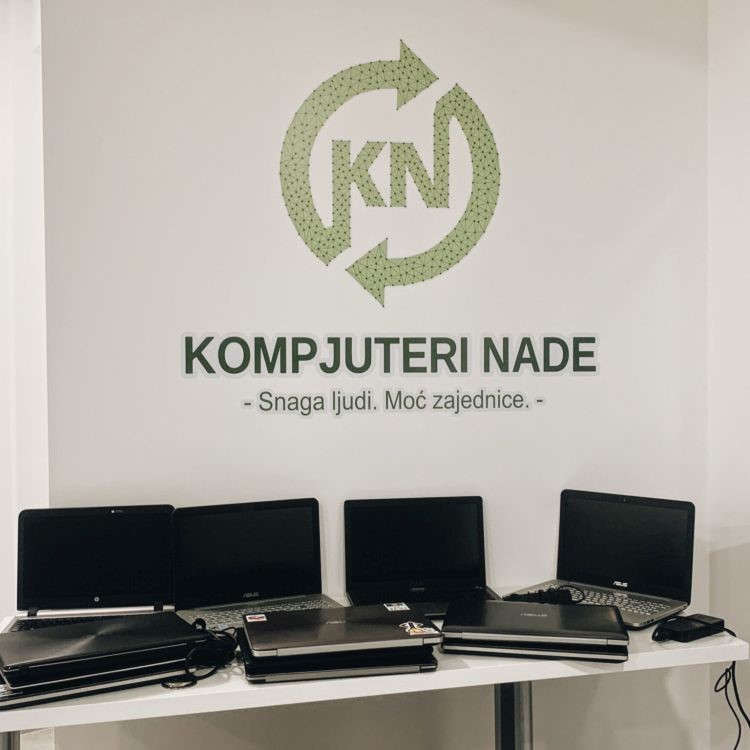 kompjuterinade naslovna