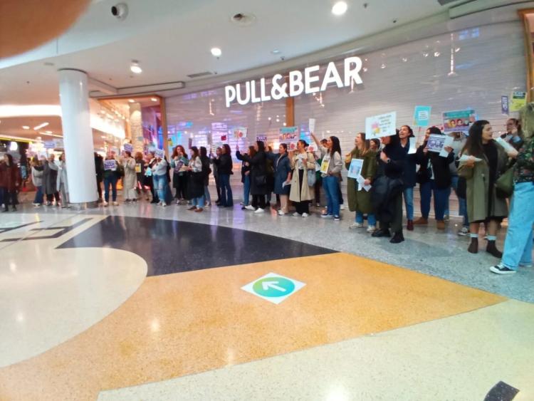 Protest radnica ispred Pull Bear