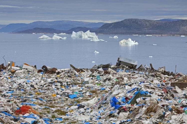 plastika snijeg grenland foto Sven Erik Arndt East News