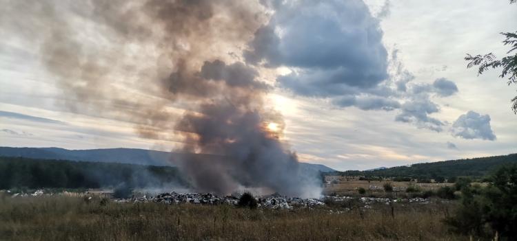 Ekološka katastrofa u Drvaru: Osam dana gori gradska deponija smeća, vlast prebacuje odgovornost