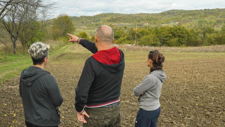 Film “Posljednja žetva u Bukovoj Kosi”: Da li je selo prodato zbog viših interesa? (VIDEO)