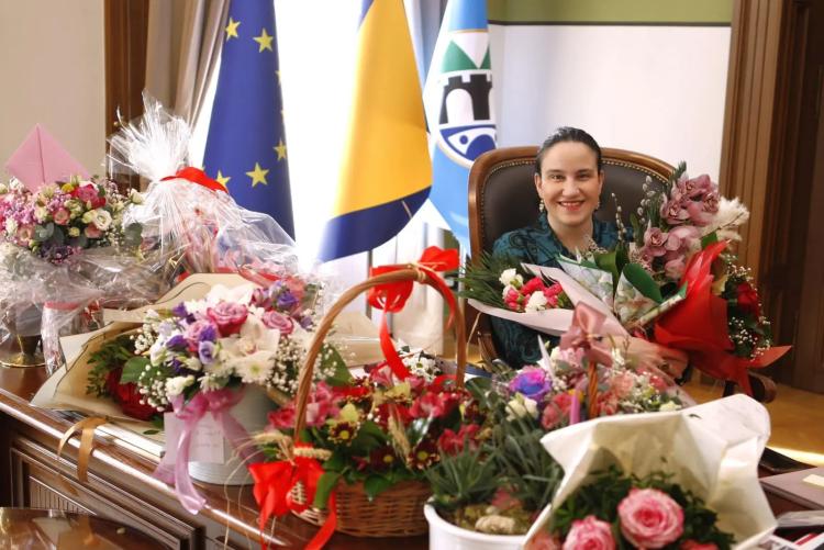 Rubina Čengić: Benjamina Karić u (vlastitoj) Zemlji čuda