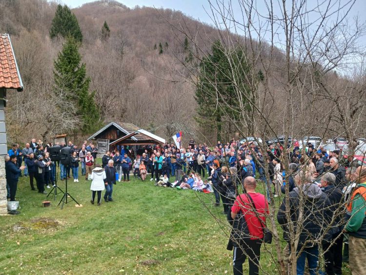 Protesti u Dubokoj protiv male hidroelektrane: Ne damo da nam rijeku stave u cijev