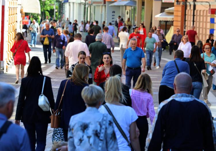 Da li su ljudi u BiH, zarobljeni strahom od rata, odustali od borbe za dostojanstven život?