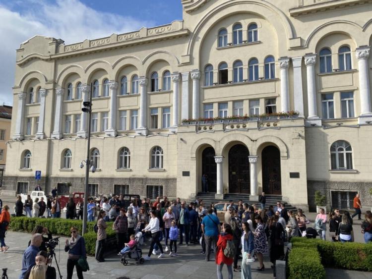 Protest roditelja ispred Gradske uprave Banjaluka: Subvencije kasne već tri mjeseca