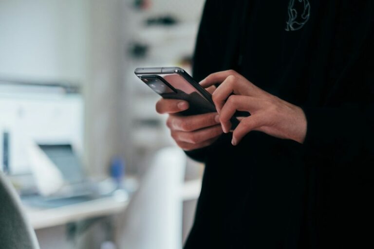 Pametni telefoni u fokusu procvata umjetne inteligencije u 2024.