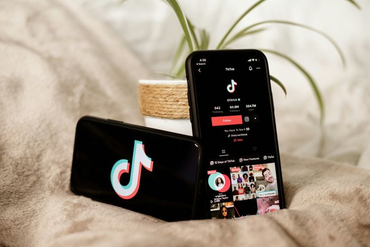 TikTok će na svojoj platformi označavati sadržaj stvoren pomoću umjetne inteligencije