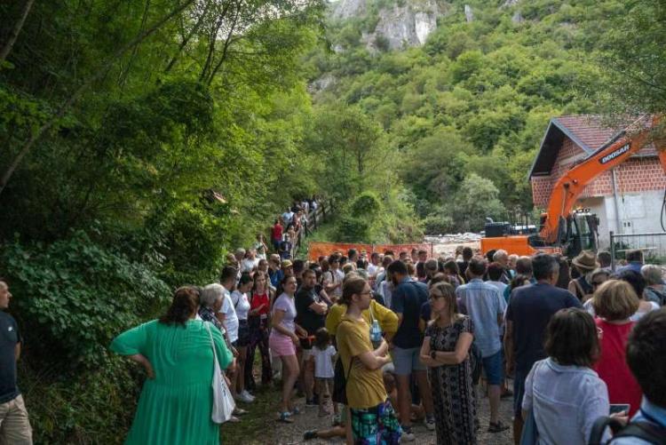 Građani iz 3 države digli bunu zbog bagera na izvoru Une