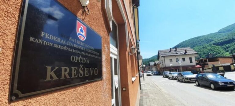 Dva mandata aktuelnog načelnika Kreševa Renata Pejaka (HDZ BiH) karakteriše nekoliko sumnjivih radnji povezanih sa poslovanjem općine. To su konstatovali i federalni revizori u svom izvještaju o finansijskoj reviziji Općine Kreševo za 2023 godinu i umnogo