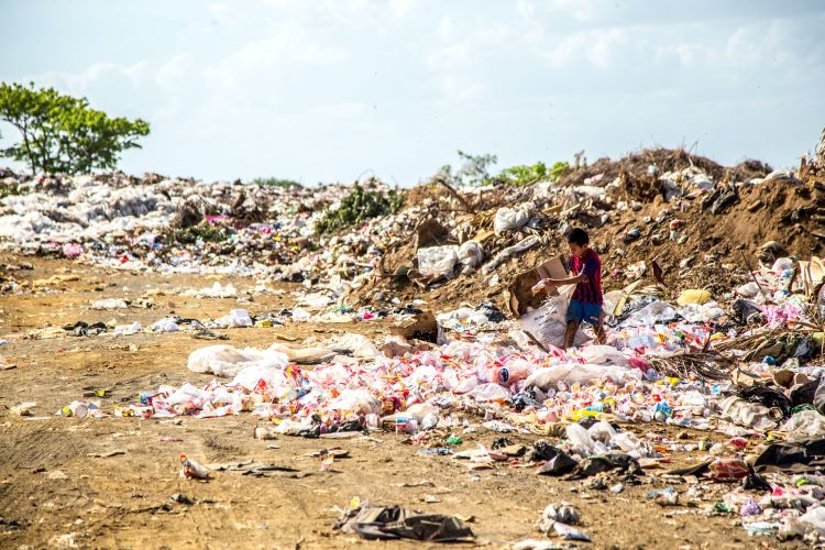 Svijet stvara 57 miliona tona plastičnog otpada godišnje, većina nastaje na jugu planete