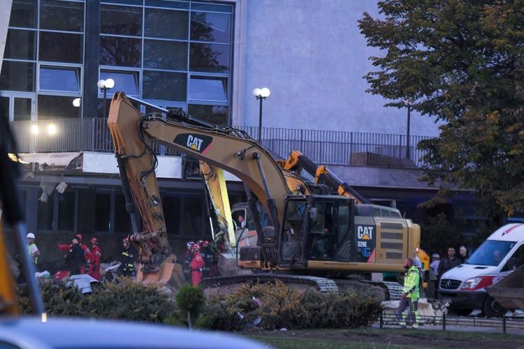 Građevinski inženjer objasnio kako je došlo do rušenja nadstrešnice u Novom Sadu