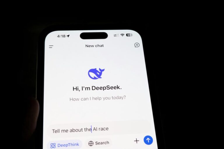 DeepSeek: Kineska četbot aplikacija o kojoj priča svet