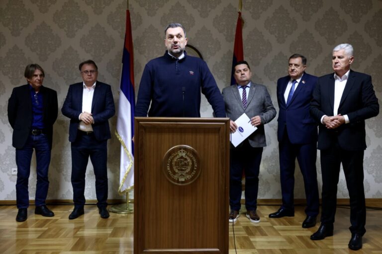 HDZ drži SNSD u vlasti, a evropski put BiH nikad dalji