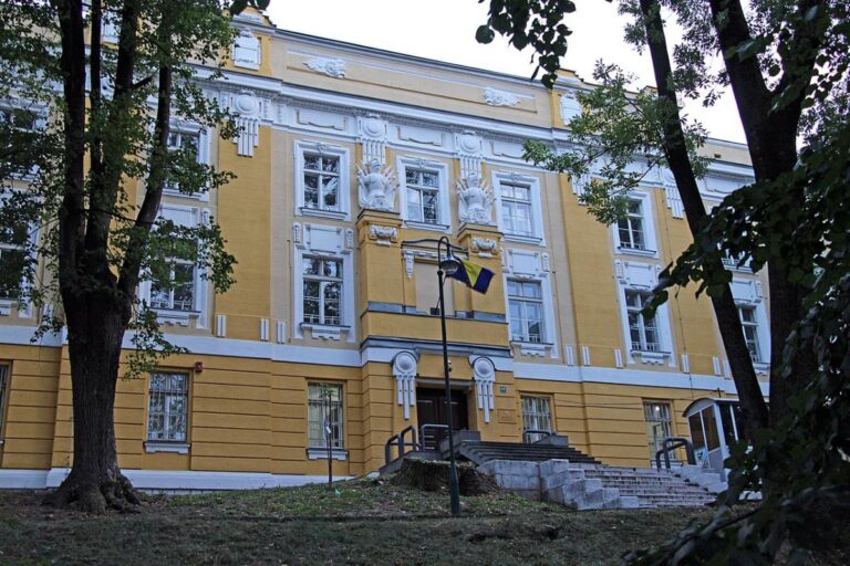 HELEZOVO MINISTARSTVO POD LUPOM REVIZORA: Oko osam miliona KM potrošeno na putovanja, prekovremeni rad, biznis-kartice…