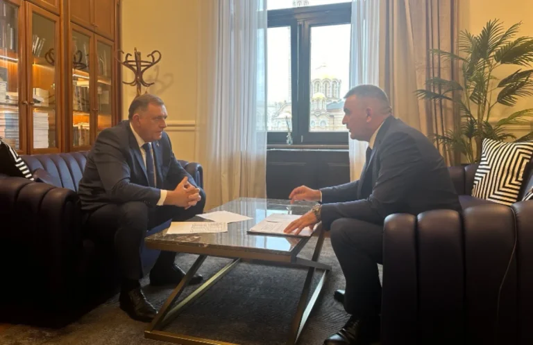 RS pred pravnom provalijom: Dodik ulaže apelaciju, a kaže da neće poštovati odluke Ustavnog suda