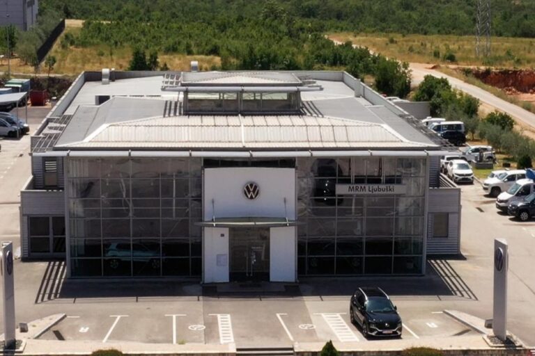 Savršen krug dilera državnih limuzina