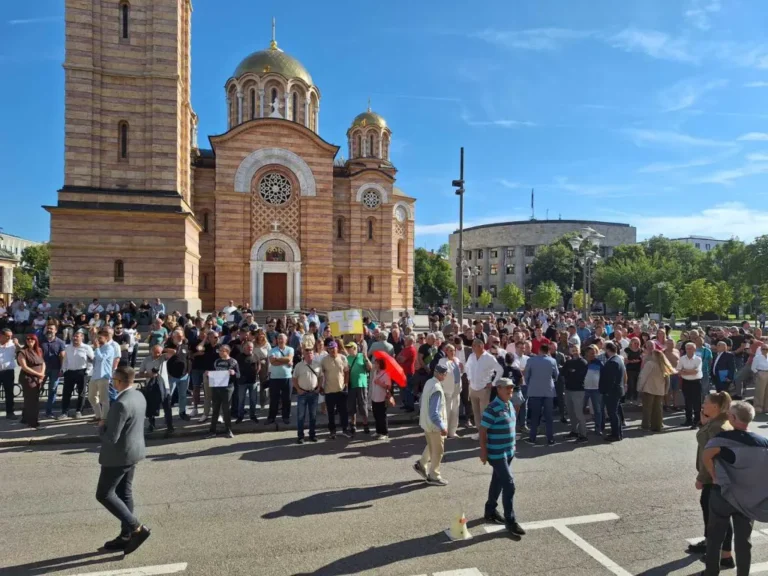 Protest ispred Gradske uprave u Banjaluci