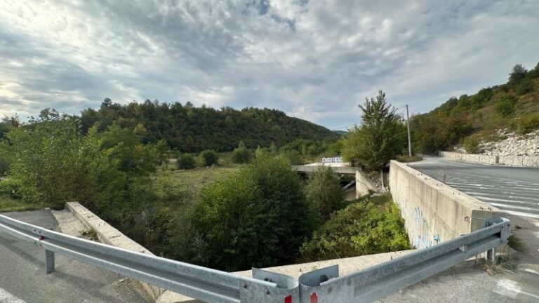 Stanovnici i lokalna vlast protiv investitora iz Hrvatske: Hoće li se životinjski otpad spaljivati u kakanjskoj cementari?