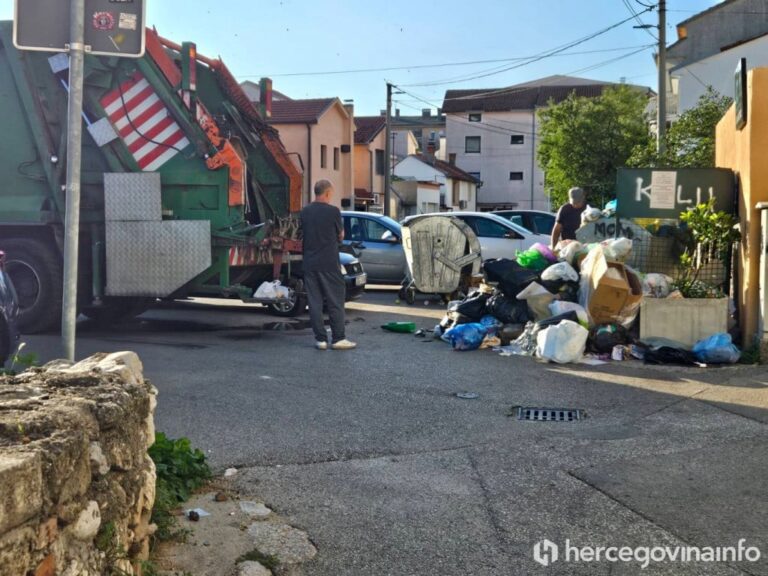 U Mostaru proglašeno stanje tehničko-tehnološke nesreće: Grad na Neretvi zatrpan smećem