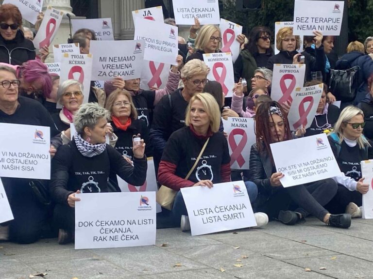 “Dok ste vi na državnoj sisi mi ostajemo bez naših sisa”: Šetnja podrške onkološkim pacijentima