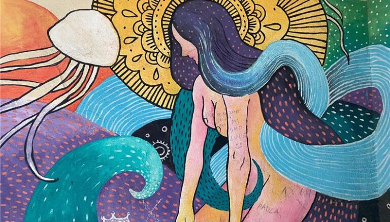 Ljute žene prolaze kroz grad