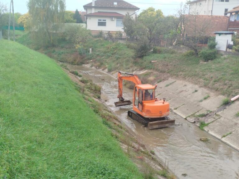 Čišćenja i kontrole više vodotokova u Banjaluci