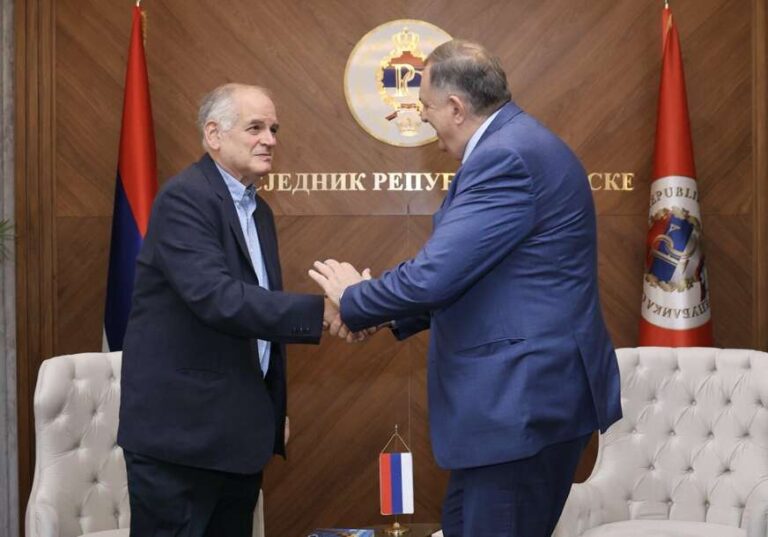 Dodik se ne odriče privilegija: Nova predsjednica na papiru, stari predsjednik u Palati