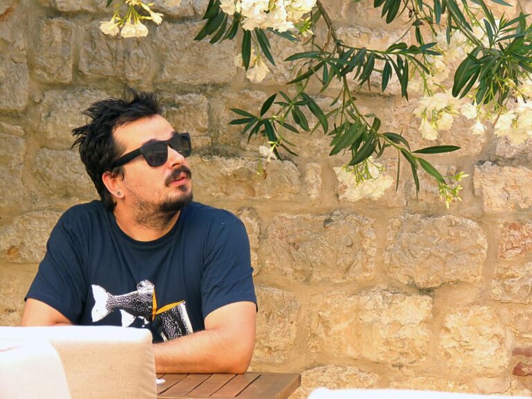 Ivan Domančić – Samo psi znaju voljeti (izbor iz zbirke pjesama)