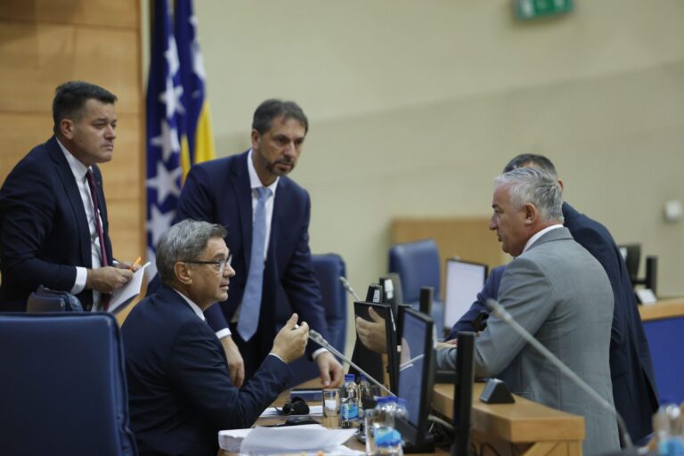 Trojka i opozicija iz RS osujetili plan SNSD-a i HDZ-a da imenuju glavnog pregovarača sa EU