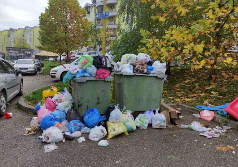 Banjalučko naselje zatrpano smećem: Stanari Žutih zgrada godinama čekaju rješenje