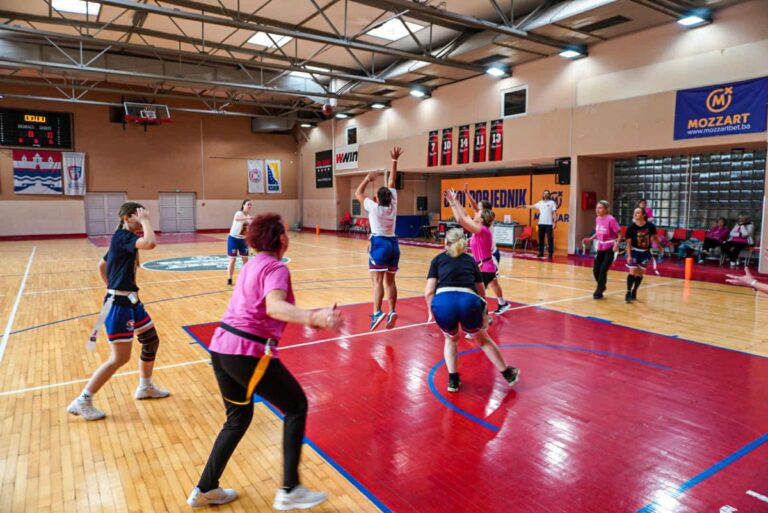 Održan humanitarni turnir “Pink Bowl” u fleg fudbalu