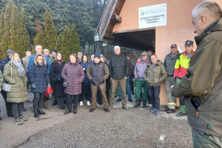 Radnici ŠG “Čemernica” Kneževo dobili platu pa prekinuli štrajk