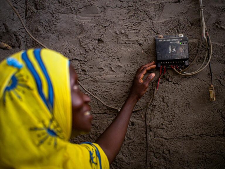 Program „Solarne mame” na Zanzibaru: Zahvaljujući obuci žena, solarna energija stigla u preko 1.800 domova bez struje