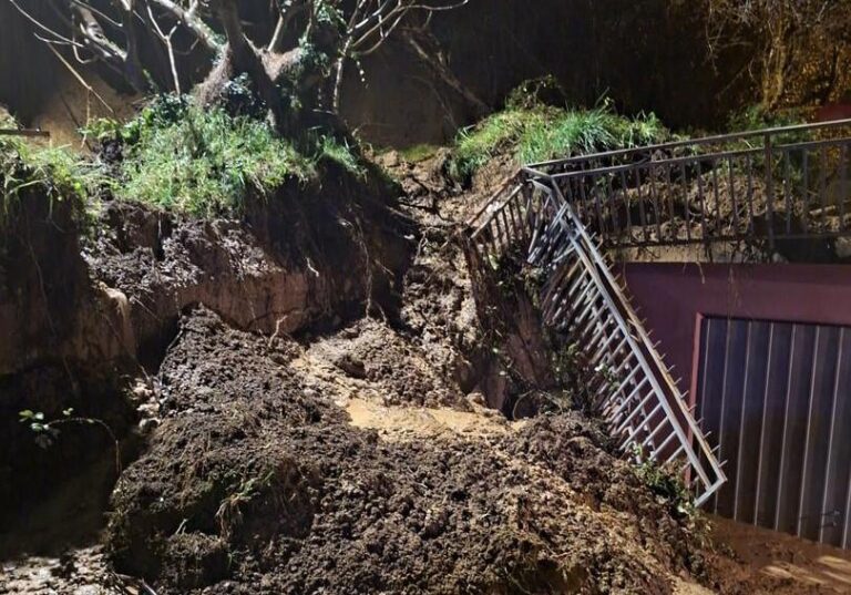 Kritično u HNK: Poplavljene kuće, zatvorene ceste