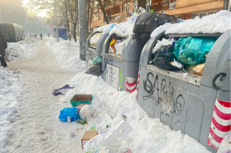 Komunalni kolaps: Sarajevo zatrpano gomilama smeća