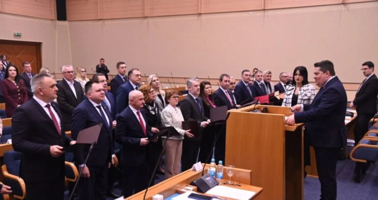 Tri nova lica i dvije nepoznate u Vladi RS-a: Minić umjesto Minića, a ko su (i šta) ostali?