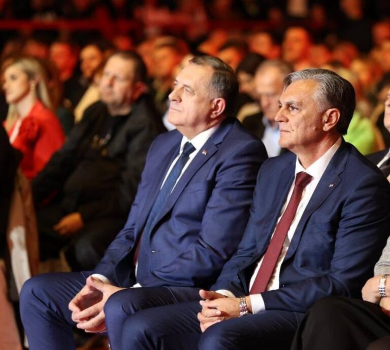 Milorad Dodik i Siniša Karan (foto: SNSD)